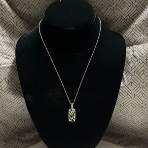 Silver pendant necklace